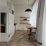 Gemuetliches Studio Mit Alkovenbett & Sonnenterrasse Apartmán *