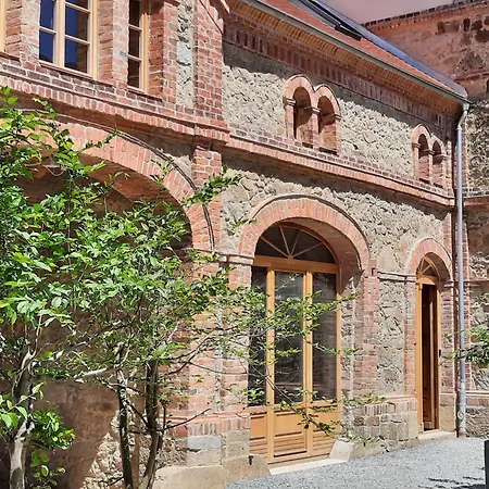 Hexenburgbeidresden Mit Sonnenterrasse, Alkovenbett, Wohn- Und Essbereich, Fussbodenheizung Und Klimaanlage, Decke