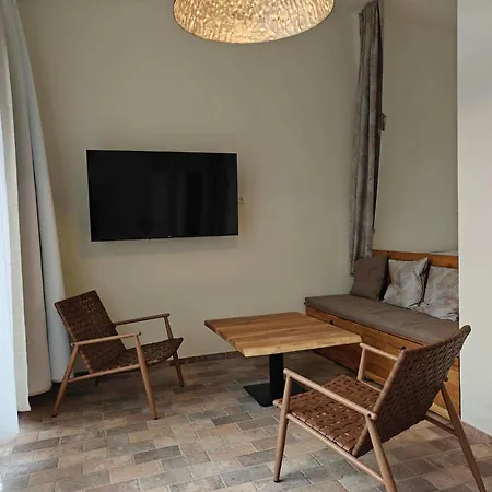 Gemuetliches Studio Mit Alkovenbett & Sonnenterrasse Großharthau