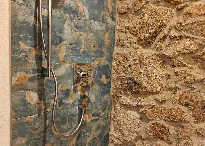 Hexenburgbeidresden Mit Sonnenterrasse, Alkovenbett, Wohn- Und Essbereich, Fussbodenheizung Und Klimaanlage, Decke Apartman *