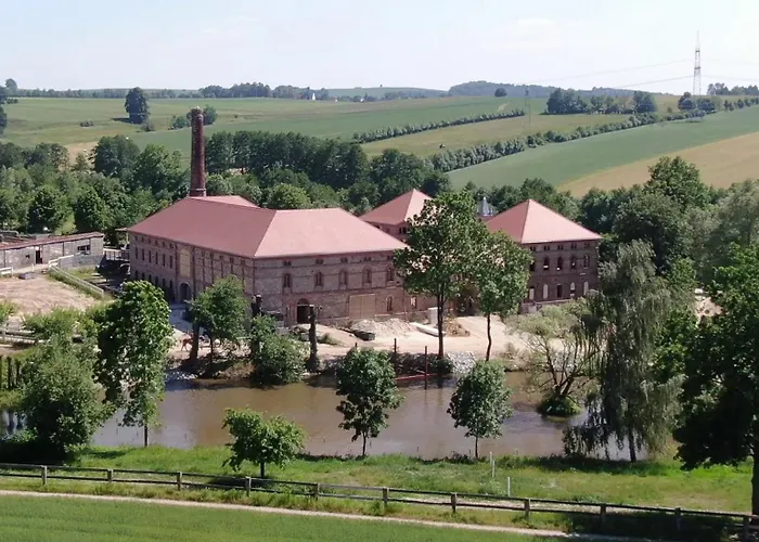Hexenburgbeidresden Mit Sonnenterrasse, Alkovenbett, Wohn- Und Essbereich, Fussbodenheizung Und Klimaanlage, Decke * Großharthau